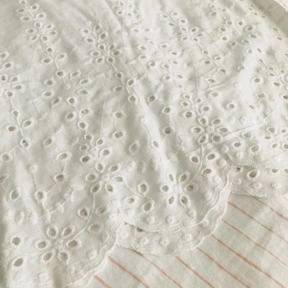 WHITE DETAILED TOP - Picture 3 of 4